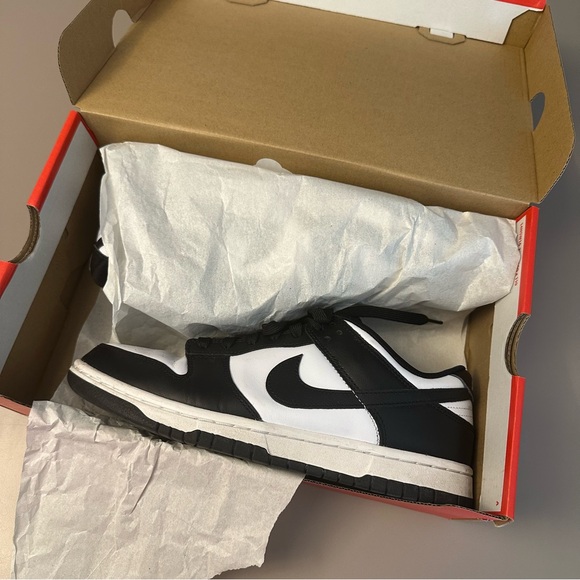 Nike dunk low retro black and white sneaker mens 8 women’s 9.5 box included - Picture 2 of 6